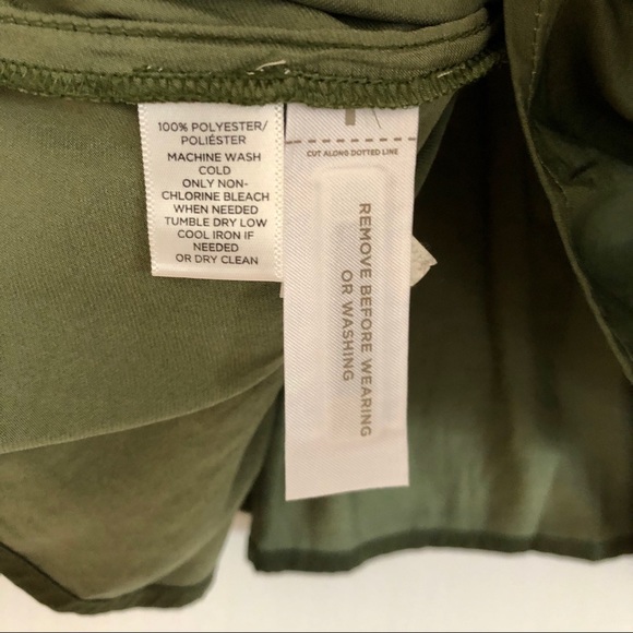 NWT Loft sleeveless tie-neck top in size medium - Picture 4 of 4